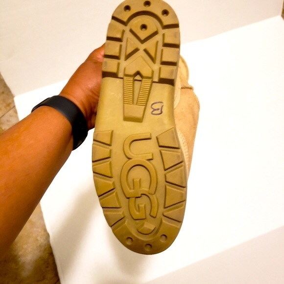 UGGs - Picture 11 of 14